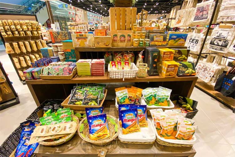 KULTURA内のお菓子売り場