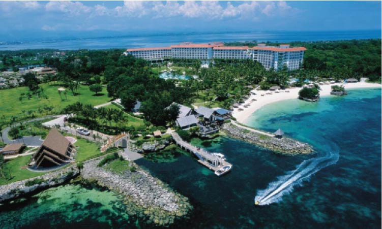 マクタン島のリゾートホテルの航空画像