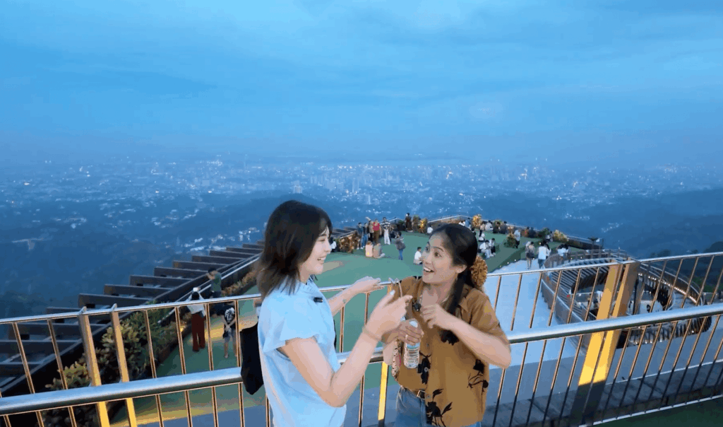 TOPSにあるモニュメント