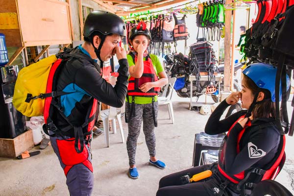 カワサン滝でのブリーフィング